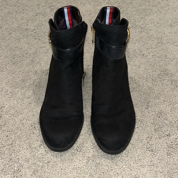 Women's Tommy Hilfiger low cut riding boot with Hold buckle and zipper - Picture 2 of 5